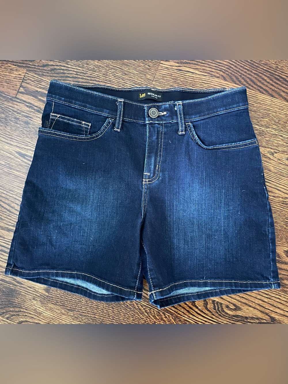 Lee Regular Fit Mid-Rise blue Denim/Jean Shorts (US 6)